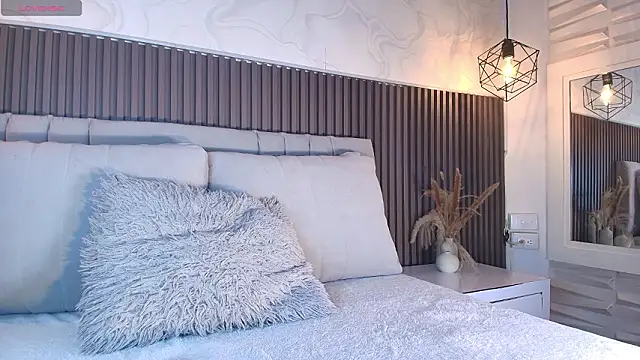 SHANONCLARK online show from March 3, 2026, 7:10 pm