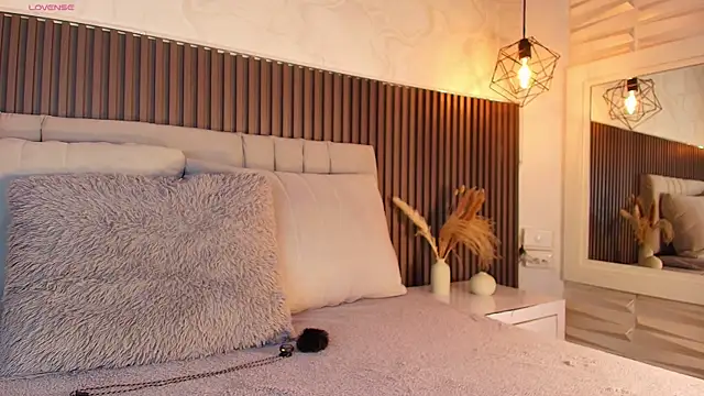 SHANONCLARK online show from January 10, 2026, 6:14 pm