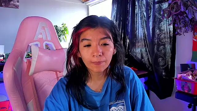 annie walker6 online show from December 21, 2025, 6:53 pm