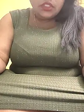 flamingoss online show from February 11, 2026, 7:25 pm