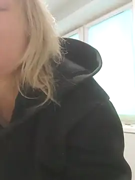 Snapshot of Linda_Gregory chatting on February 21, 2025, 5:35 am Linda Gregory online show from February 21, 2025, 5:35 am