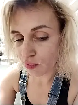 Snapshot of Linda_Gregory chatting on October 18, 2025, 2:24 am Linda Gregory online show from October 18, 2025, 2:24 am