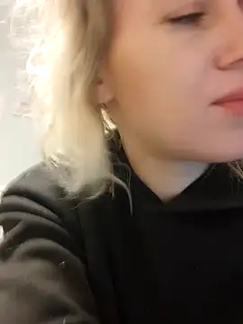 Snapshot of Linda_Gregory chatting on December 12, 2024, 2:04 am Linda Gregory online show from December 12, 2024, 2:04 am