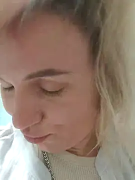 Snapshot of Linda_Gregory chatting on February 25, 2025, 5:08 am Linda Gregory online show from February 25, 2025, 5:08 am