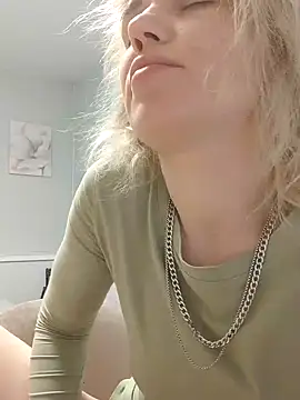 Snapshot of Linda_Gregory chatting on February 10, 2025, 2:41 am Linda Gregory online show from February 10, 2025, 2:41 am