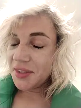 Snapshot of Linda_Gregory chatting on September 22, 2025, 12:27 am Linda Gregory online show from September 22, 2025, 12:27 am