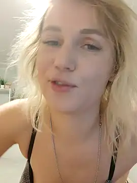 Snapshot of Linda_Gregory chatting on December 20, 2024, 10:22 pm Linda Gregory online show from December 20, 2024, 10:22 pm