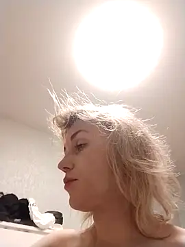 Snapshot of Linda_Gregory chatting on October 4, 2025, 10:33 pm Linda Gregory online show from October 4, 2025, 10:33 pm