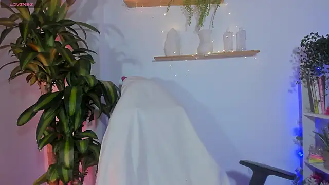 crisbell lopez online show from April 14, 2026, 12:59 am