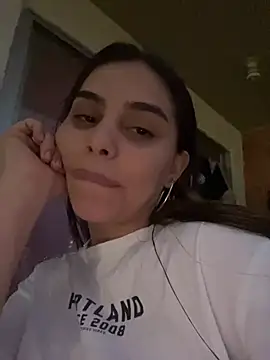 Snapshot of crisbell_lopez chatting on February 20, 2026, 11:39 pm crisbell lopez online show from February 20, 2026, 11:39 pm