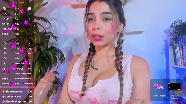 crisbell lopez online show from May 18, 2026, 4:07 am