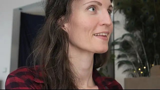 yulladao online show from September 9, 2025, 5:44 pm