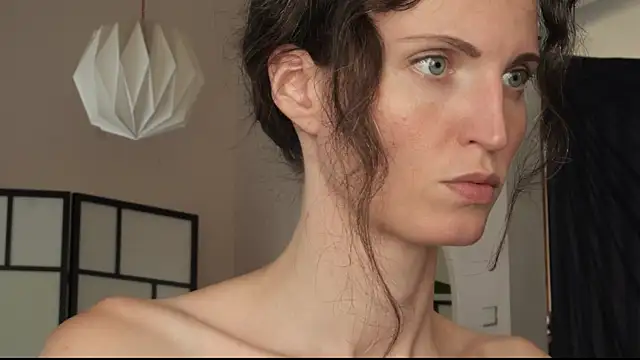 yulladao online show from September 11, 2025, 3:45 pm