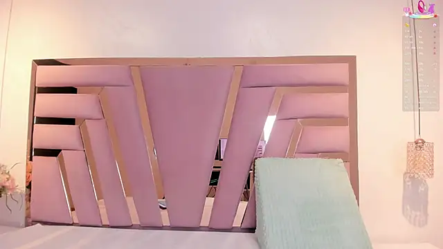 Jiggly   online show from November 9, 2025, 9:08 pm