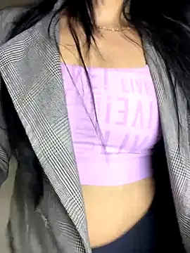 lupyta20 online show from September 28, 2025, 2:18 am