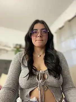 Lia flowers online show from March 8, 2025, 11:07 pm