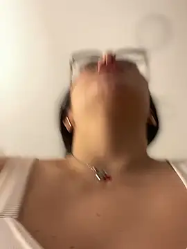 Lia flowers online show from March 1, 2025, 1:11 am