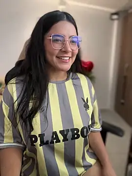 Lia flowers online show from March 1, 2026, 9:04 pm