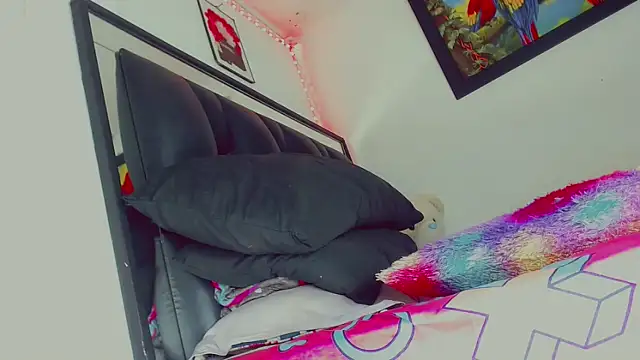 candy kendall online show from November 29, 2025, 6:35 am