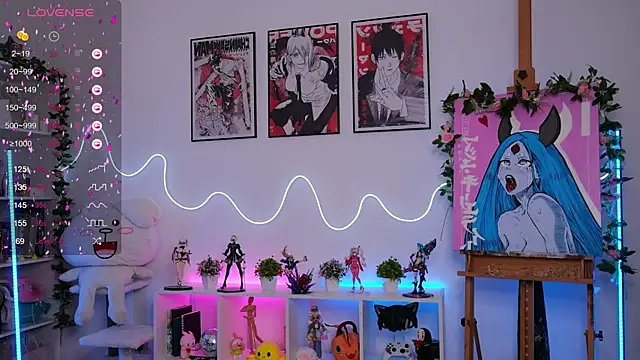 HolliWould  online show from September 30, 2025, 5:30 pm