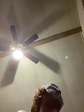 hottestcouplevaa online show from December 29, 2024, 5:42 am