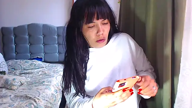 AmaraRoberts420 online show from February 4, 2026, 9:32 pm