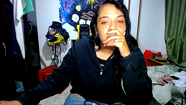 Snapshot of AmaraRoberts420 chatting on July 22, 2026, 1:40 am AmaraRoberts420 online show from July 22, 2026, 1:40 am