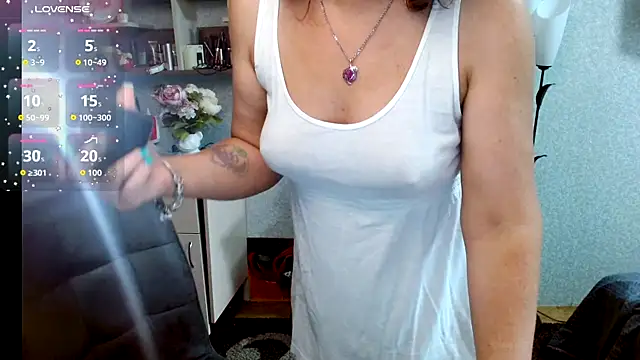 Snapshot of BeatriksS chatting on July 29, 2026, 8:57 am BeatriksS online show from July 29, 2026, 8:57 am