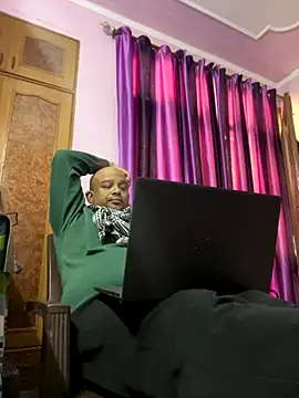 Snapshot of Dick_6inches chatting on November 21, 2025, 5:50 am Dick 6inches online show from November 21, 2025, 5:50 am