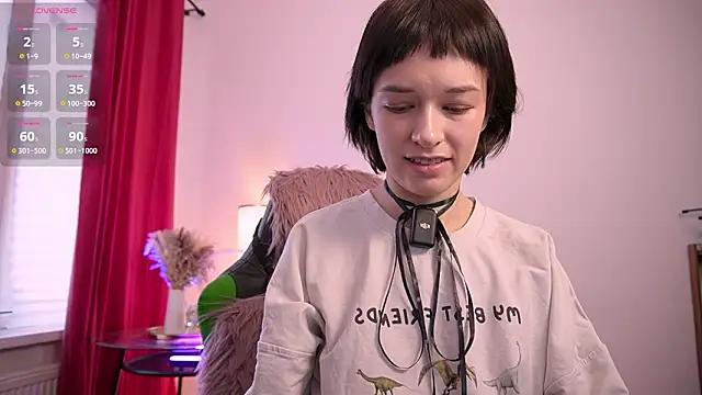 VivianLy  online show from February 28, 2026, 1:22 pm