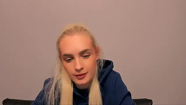 Snapshot of OliviaKisss chatting on February 24, 2026, 8:53 pm OliviaKisss online show from February 24, 2026, 8:53 pm