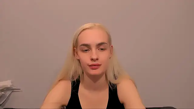 Snapshot of OliviaKisss chatting on March 12, 2026, 7:51 pm OliviaKisss online show from March 12, 2026, 7:51 pm