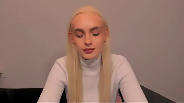 Snapshot of OliviaKisss chatting on March 7, 2026, 4:12 pm OliviaKisss online show from March 7, 2026, 4:12 pm