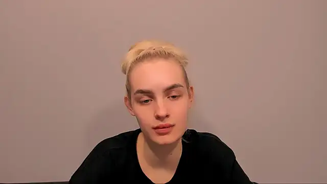 Snapshot of OliviaKisss chatting on February 22, 2026, 7:04 pm OliviaKisss online show from February 22, 2026, 7:04 pm