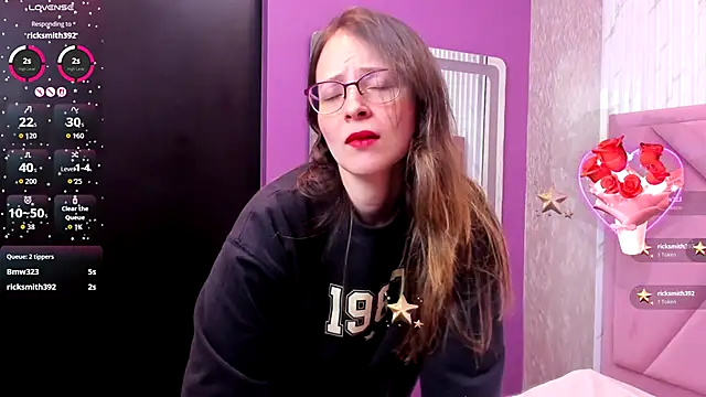 Snapshot of AmbeerWood_ chatting on October 19, 2025, 11:46 am AmbeerWood online show from October 19, 2025, 11:46 am