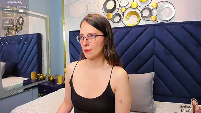 Snapshot of AmbeerWood_ chatting on December 2, 2025, 2:08 pm AmbeerWood online show from December 2, 2025, 2:08 pm