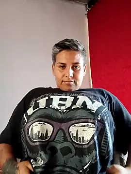 Yessi rousse online show from October 15, 2025, 6:05 pm