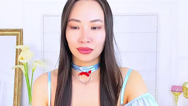 NaomiYuu online show from March 3, 2025, 5:37 am