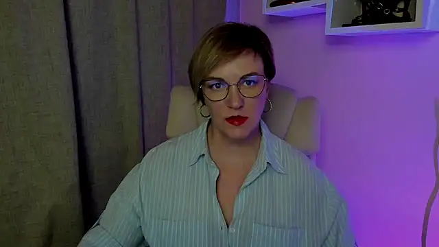 feliziaDesire online show from July 22, 2026, 3:47 pm