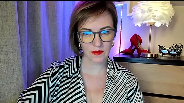 feliziaDesire online show from September 28, 2025, 10:00 am