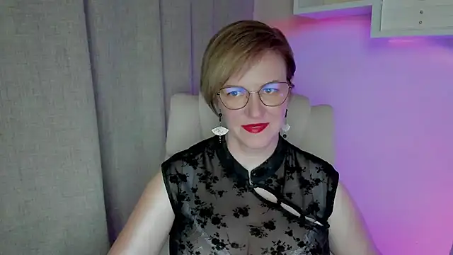 feliziaDesire online show from August 2, 2026, 12:58 pm
