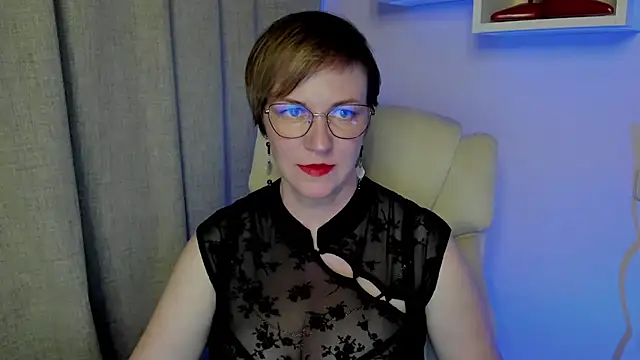 feliziaDesire online show from June 24, 2026, 4:05 pm