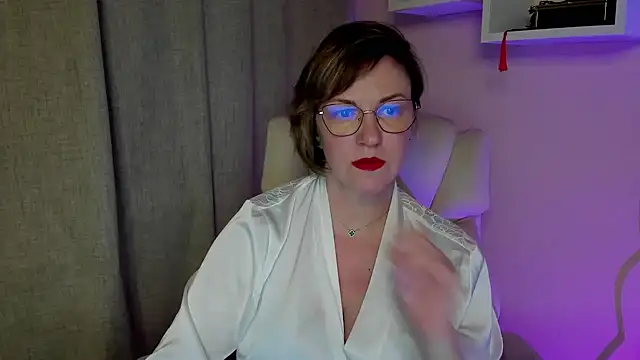 Snapshot of feliziaDesire chatting on May 18, 2026, 6:12 pm feliziaDesire online show from May 18, 2026, 6:12 pm