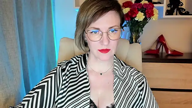 feliziaDesire online show from April 7, 2026, 1:02 pm
