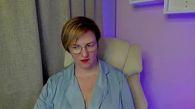 feliziaDesire online show from July 28, 2026, 3:21 pm
