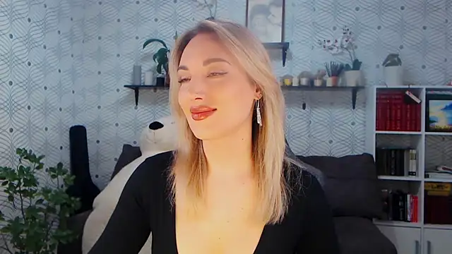 MillaXQueen online show from April 20, 2026, 3:02 pm