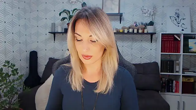 Snapshot of MillaXQueen chatting on May 27, 2026, 1:18 pm MillaXQueen online show from May 27, 2026, 1:18 pm