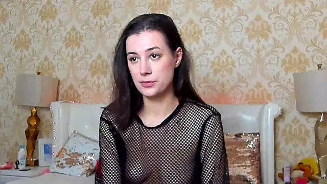 JuliaHunts online show from February 8, 2026, 6:11 am