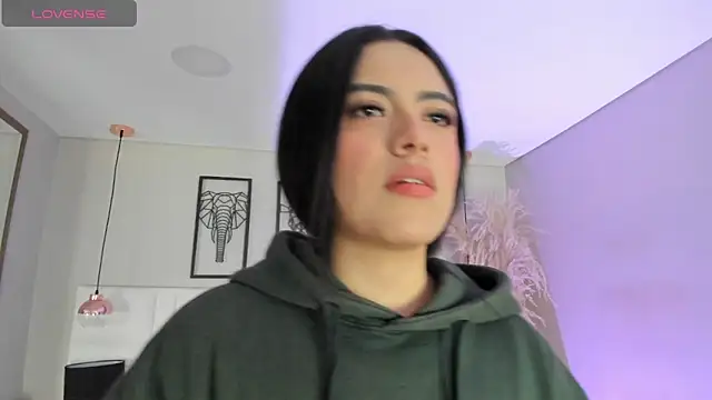 Rebeca jones online show from November 5, 2025, 12:19 pm