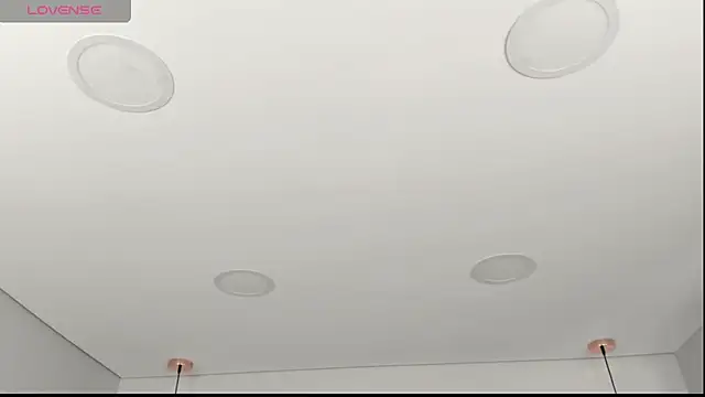 Rebeca jones online show from October 3, 2025, 12:17 pm